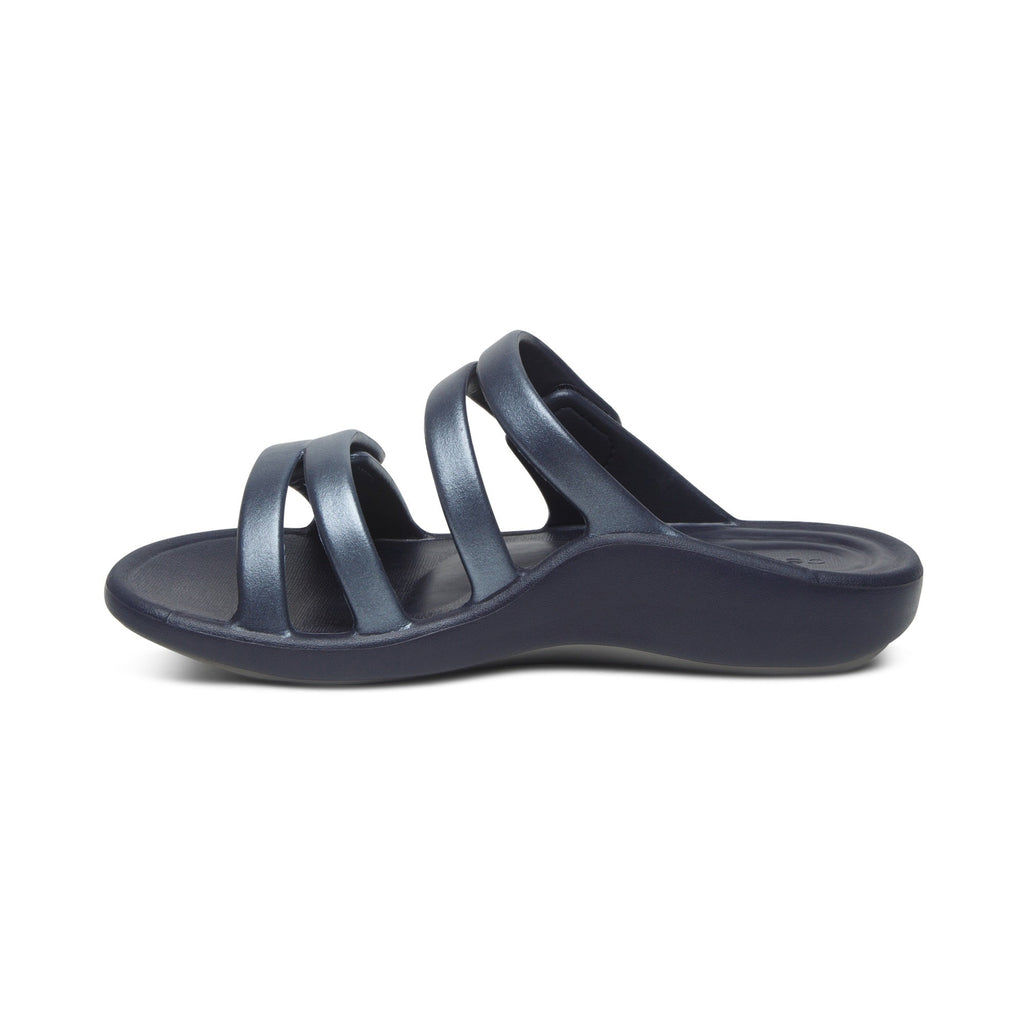 Janey Sport Sandal with "SkyCloud" Technology – in blue.