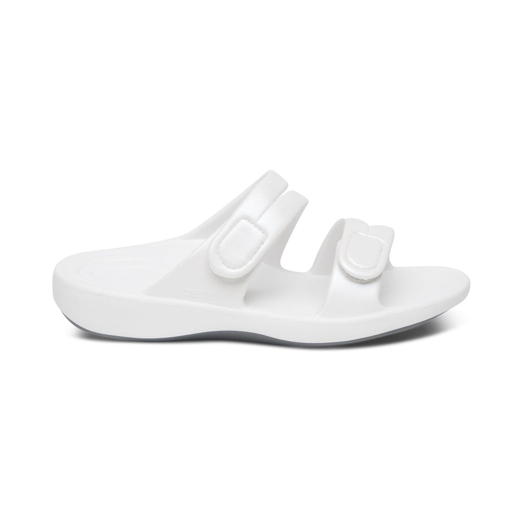 Janey Sport Sandal with "SkyCloud" Technology – in white.