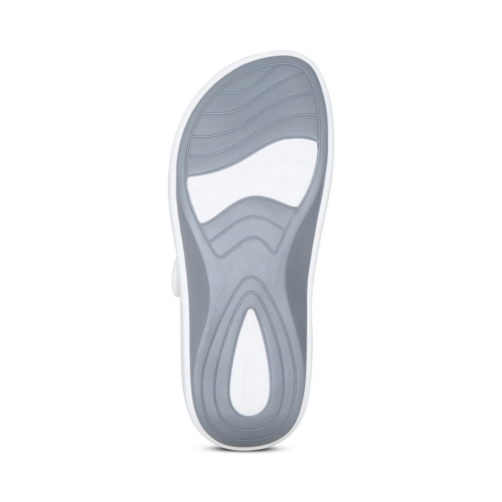Janey Sport Sandal with "SkyCloud" Technology – in white.