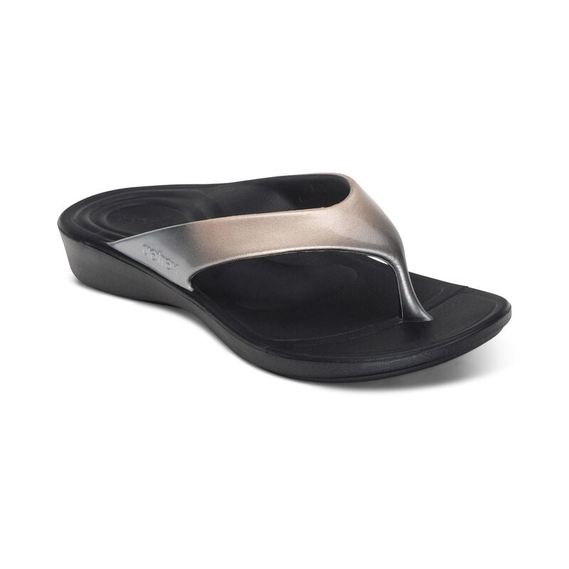 Maui Women's "SkyCloud" Flip-Flops – in grey, with cushioned outsole.