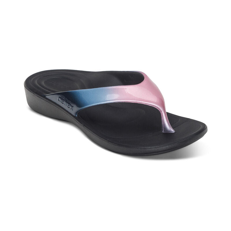 Maui Women's "SkyCloud" Flip-Flops – in blue.