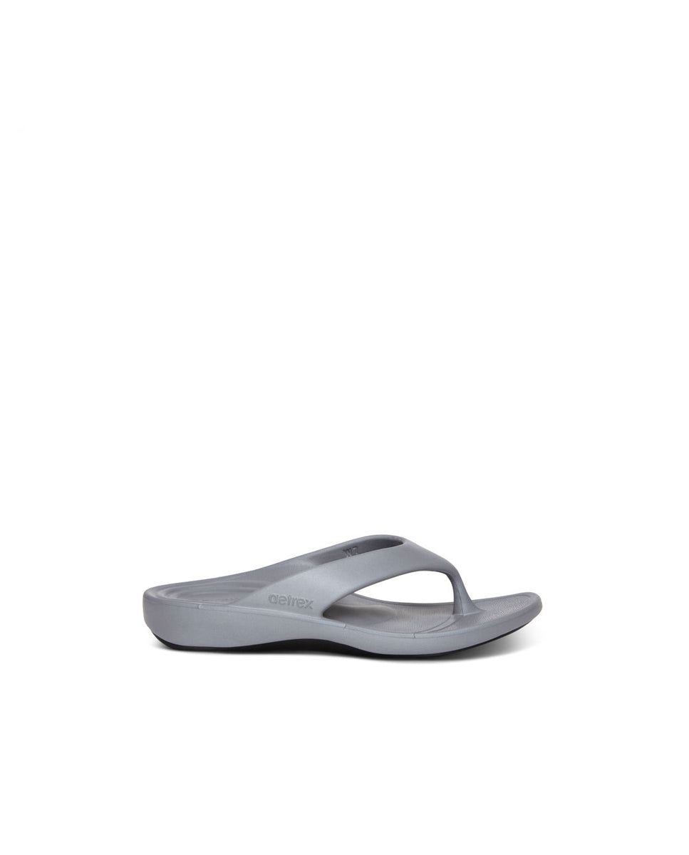 Maui Women's "SkyCloud" Flip-Flops – in white.