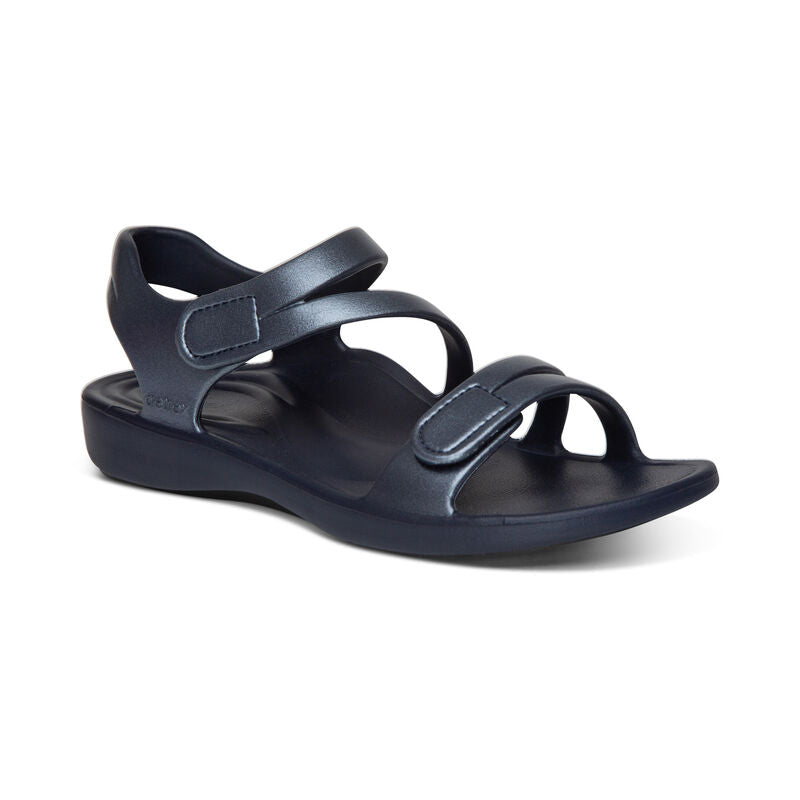 Jillian Sport Sandal with "SkyCloud" Technology – in black.