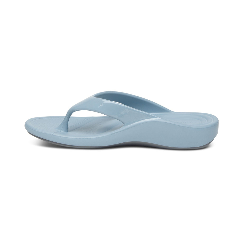 Maui Women's "SkyCloud" Flip-Flops – in blue.