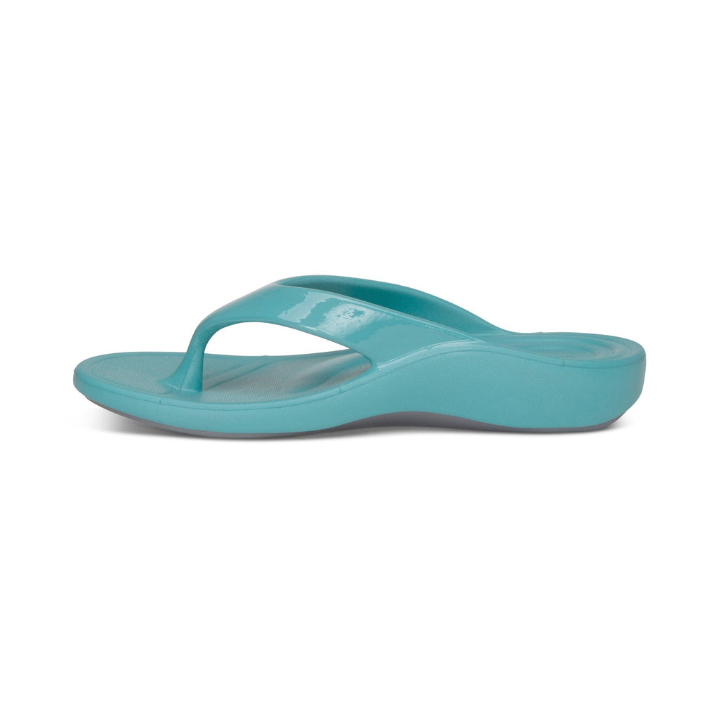 Maui Women's "SkyCloud" Flip-Flops – in aqua.