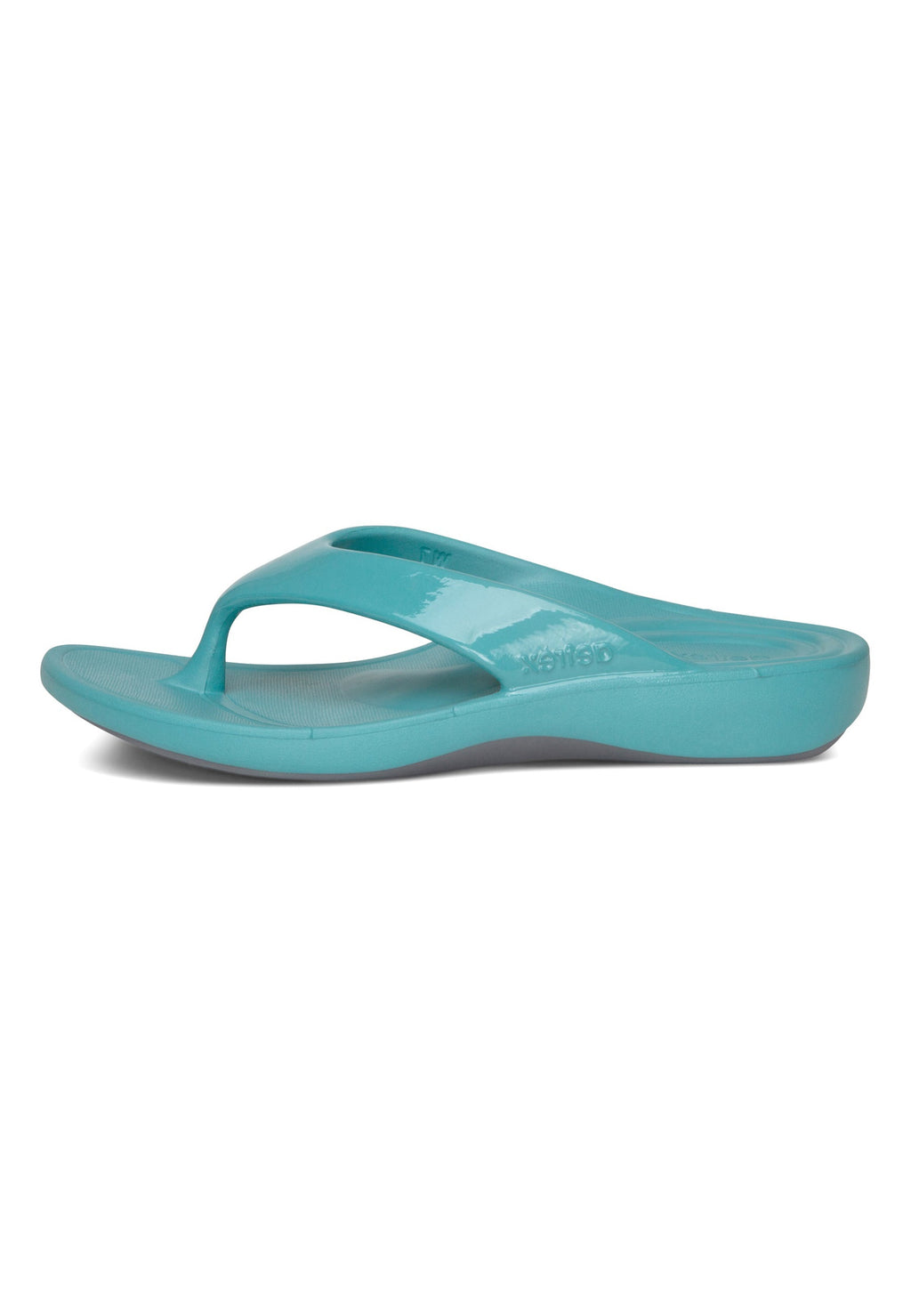 Maui Women's "SkyCloud" Flip-Flops – in aqua.