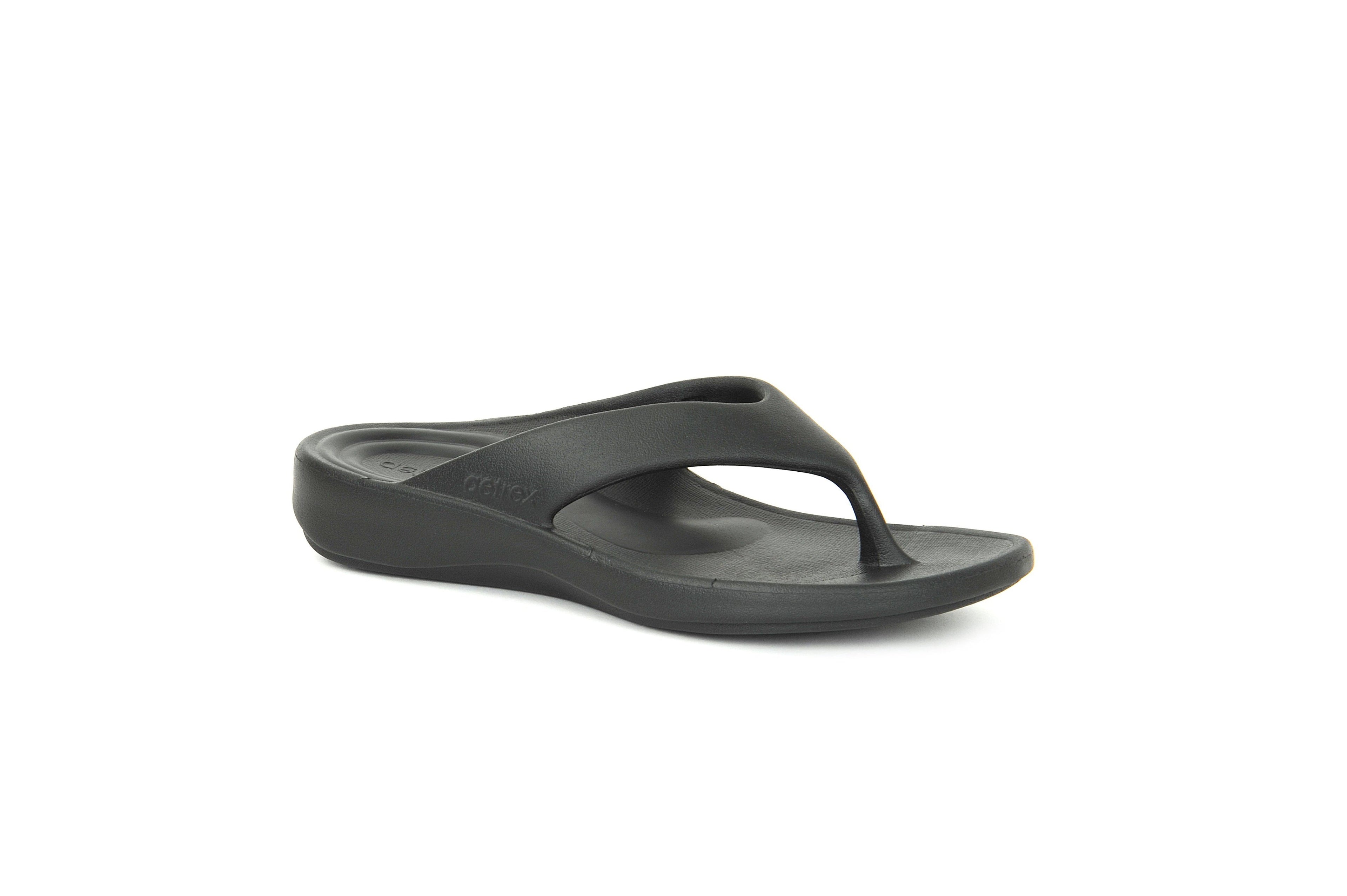 Maui Women's "SkyCloud" Flip-Flops – in black (side view).