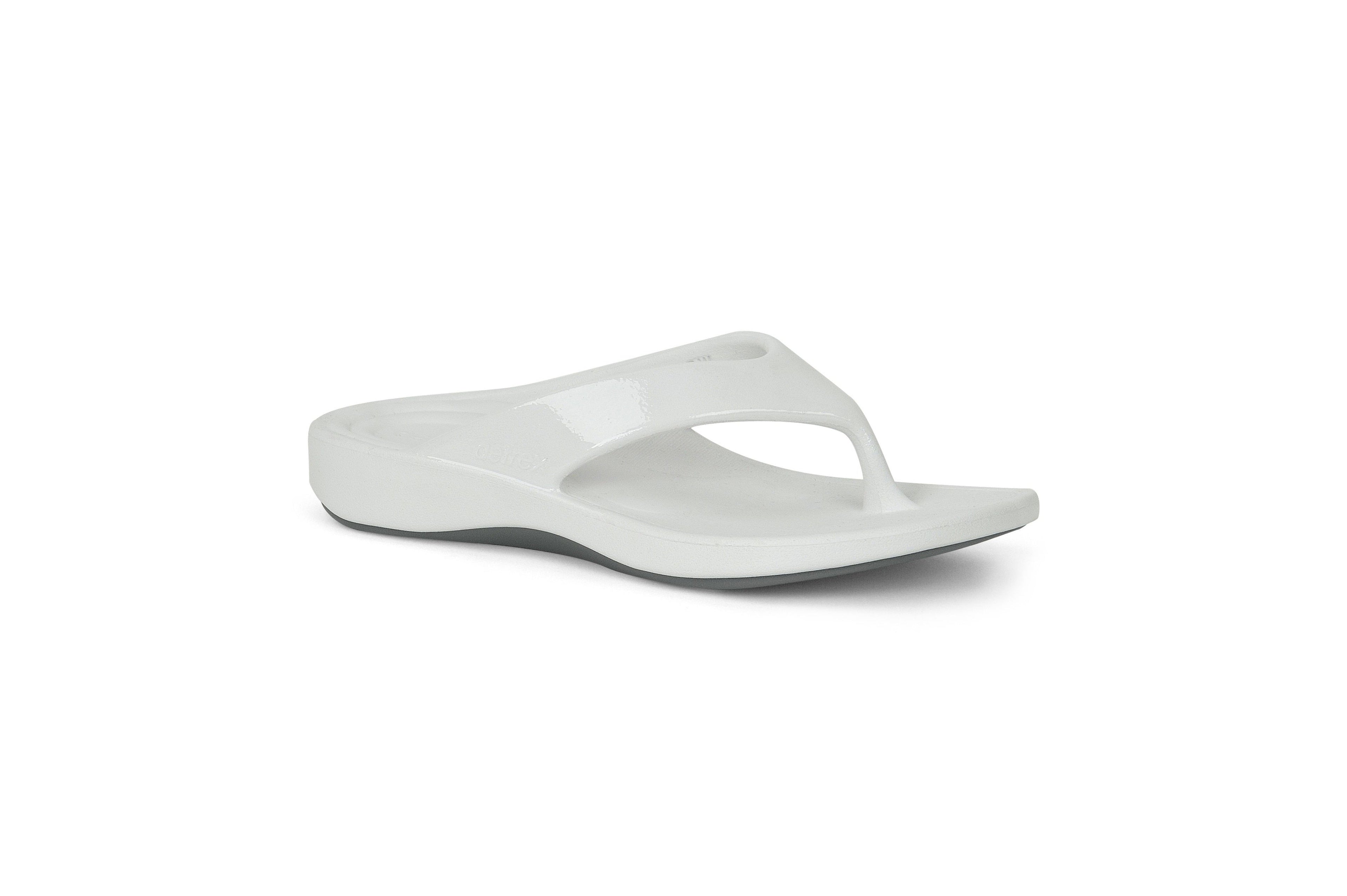 Maui Women's "SkyCloud" Flip-Flops – in white.