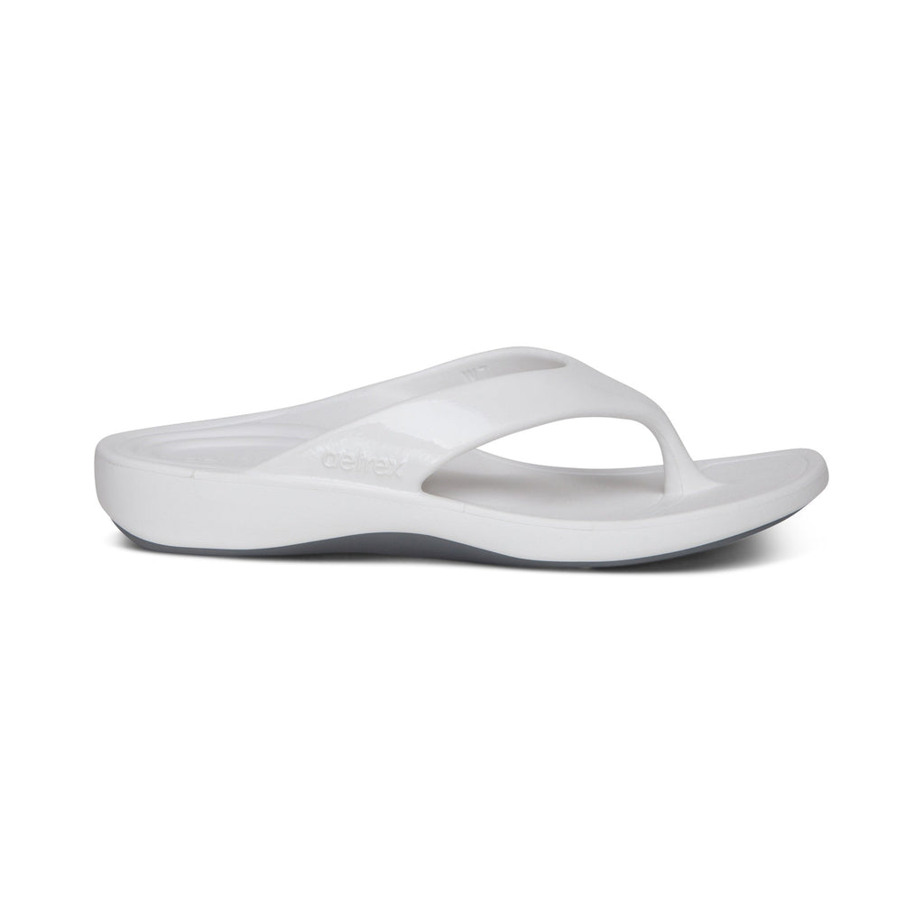 Maui Women's "SkyCloud" Flip-Flops – in white.
