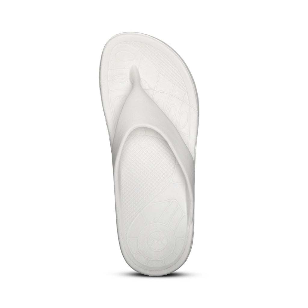 Maui Women's "SkyCloud" Flip-Flops – in white.